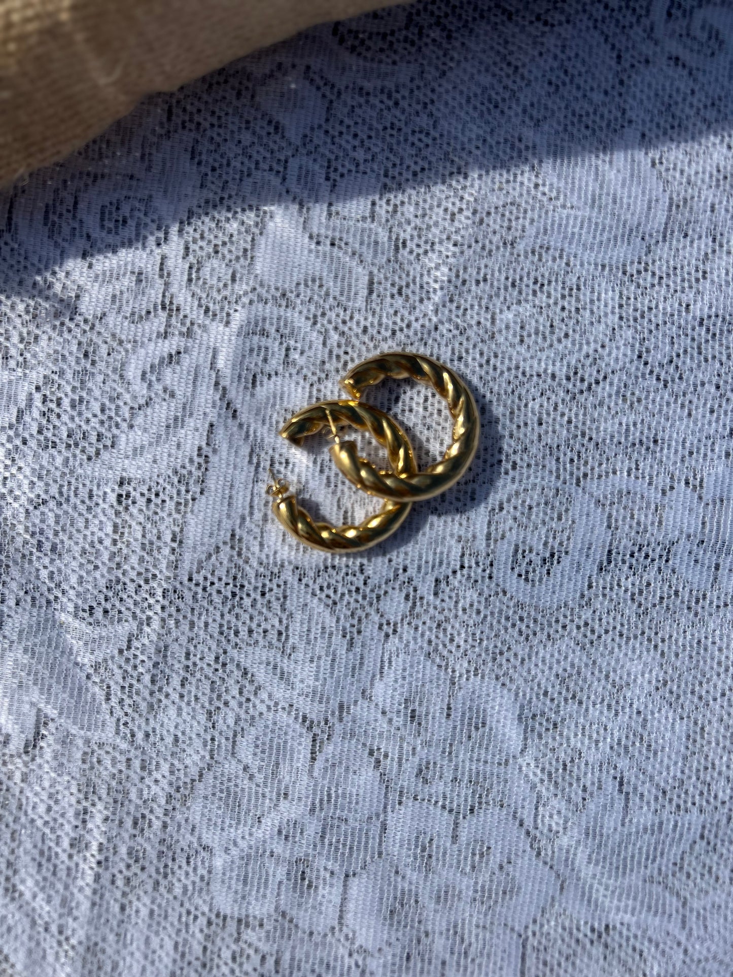 Medium Twisted Hoops